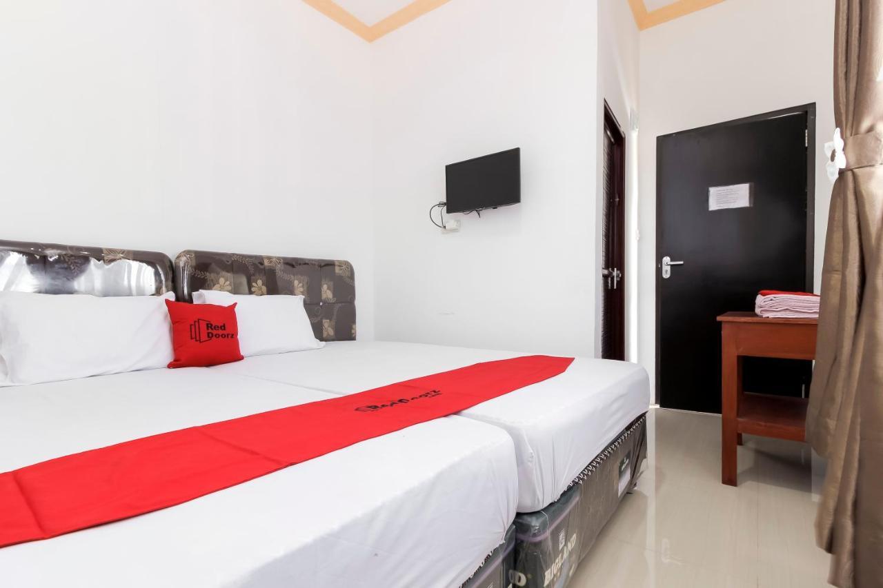 Reddoorz Near Sam Ratulangi Airport Wisma tamu