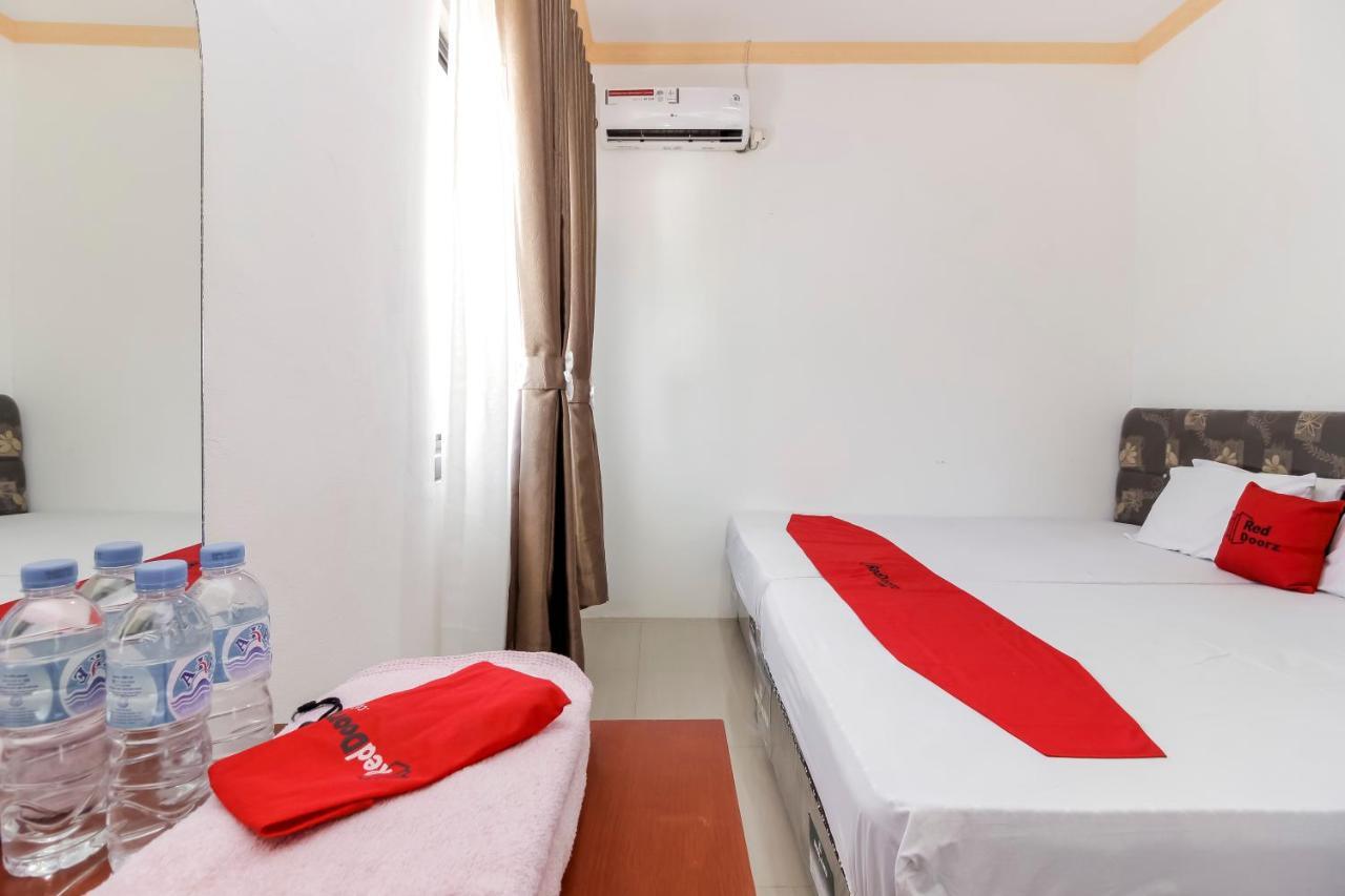 Wisma tamu Reddoorz Near Sam Ratulangi Airport *