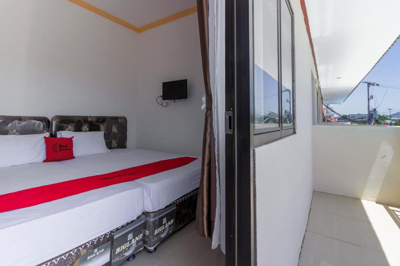 Wisma tamu Reddoorz Near Sam Ratulangi Airport Manado
